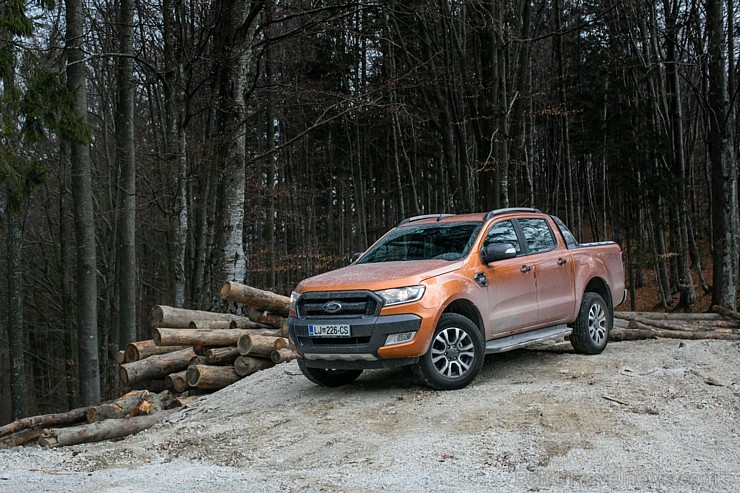 Travelnews.lv redakcija ar  Ford Ranger  izbrauc Slovēnijas Alpus. Foto: Ford 173488