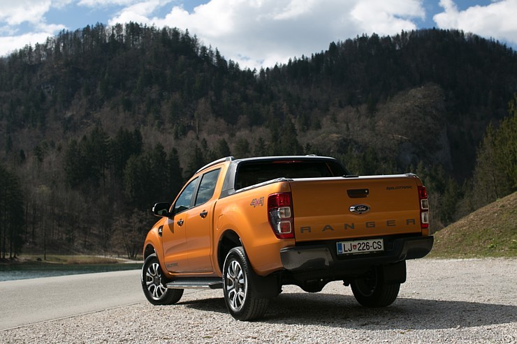 Travelnews.lv redakcija ar  Ford Ranger  izbrauc Slovēnijas Alpus. Foto: Ford 173491