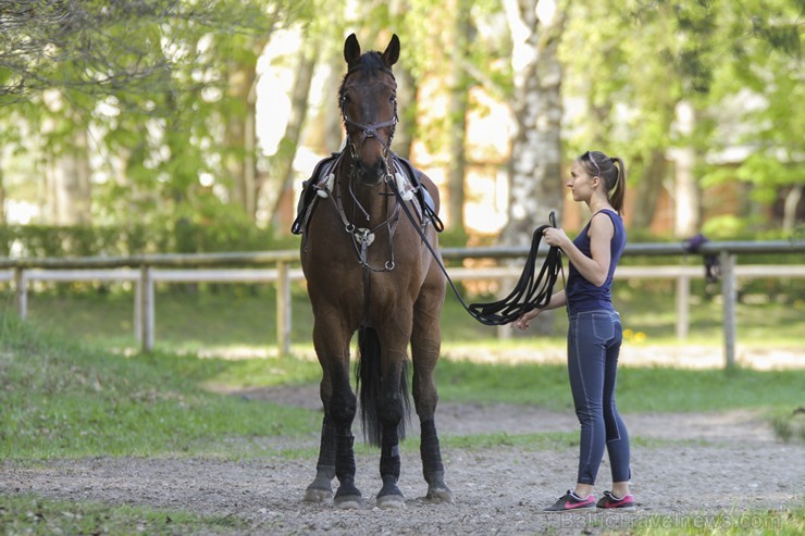 Kleistos ar aizraujošiem lēcieniem atklāj šķēršļu pārvarēšanas sacensību sezonu jāšanas sportā 174276