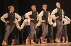 Ogres bērnu un jauniešu deju kolektīvs «Pīlādzītis» uzstājas ar atskaites programmu 37