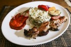 Krogā «Sidrabiņi» iespējams papusdienot mājīgā atmosfērā un nobaudīt gardas maltītes 13