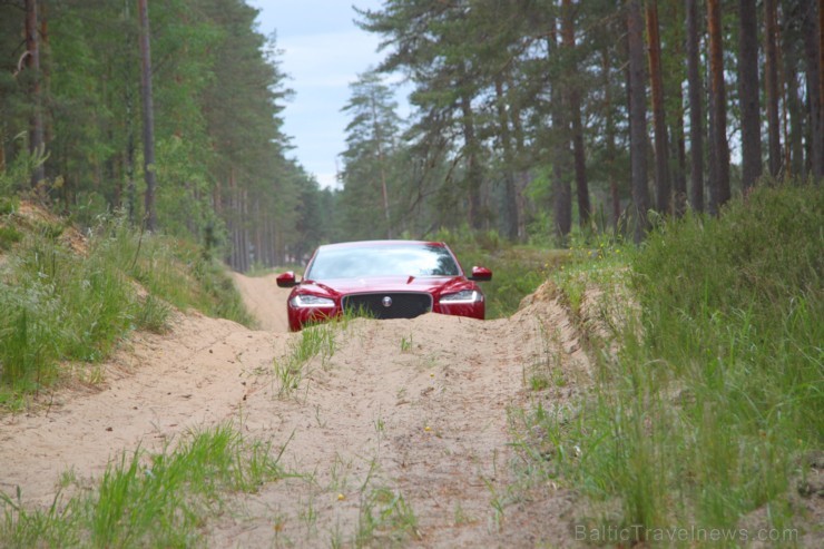 Travelnews.lv ceļo 7.06.2016 ar jauno «Jaguar» zīmola pirmo apvidus automobili  «F-Pace» 176313