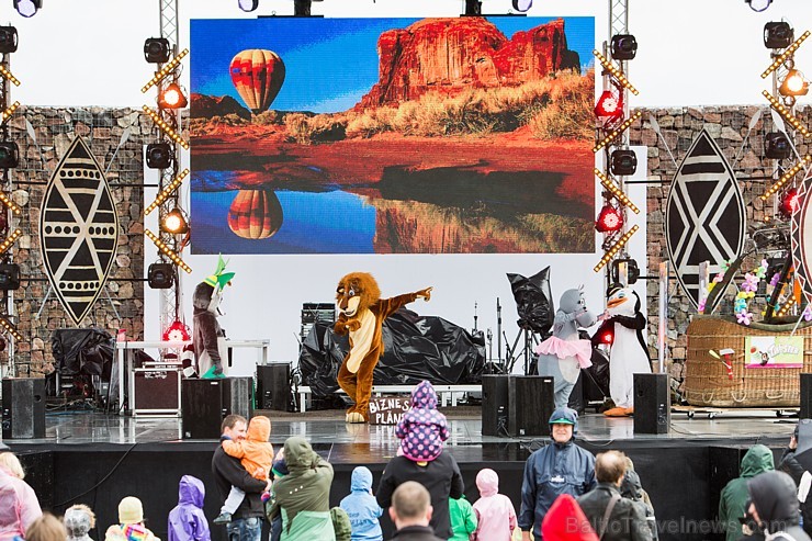 Festivālā šogad bija apskatāmas 20 skulptūras un tika izveidota arī festivāla vēsturē lielākā skulptūra, kas bija vairāk nekā 6 metrus augsta un 20 me Festivālā šogad bija apskatāmas 20 skulptūras un tika izveidota arī festivāla vēsturē lielākā skulptūra, kas bija vairāk nekā 6 metrus augsta un 20 me 176631