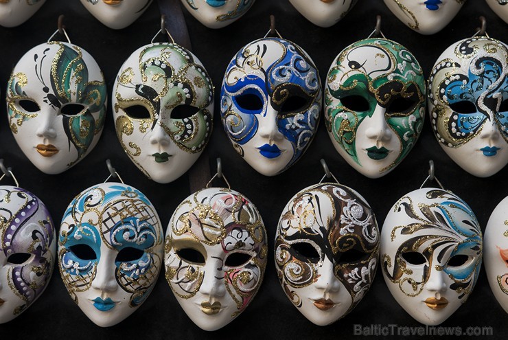 Travelnews.lv redakcija sadarbībā ar tūroperatoru Novatours dodas ekskursijā uz Venēciju, kuras laikā apskata tradicionālās maskas 176834