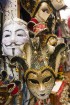 Travelnews.lv redakcija sadarbībā ar tūroperatoru Novatours dodas ekskursijā uz Venēciju, kuras laikā apskata tradicionālās maskas 11