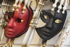 Travelnews.lv redakcija sadarbībā ar tūroperatoru Novatours dodas ekskursijā uz Venēciju, kuras laikā apskata tradicionālās maskas 15