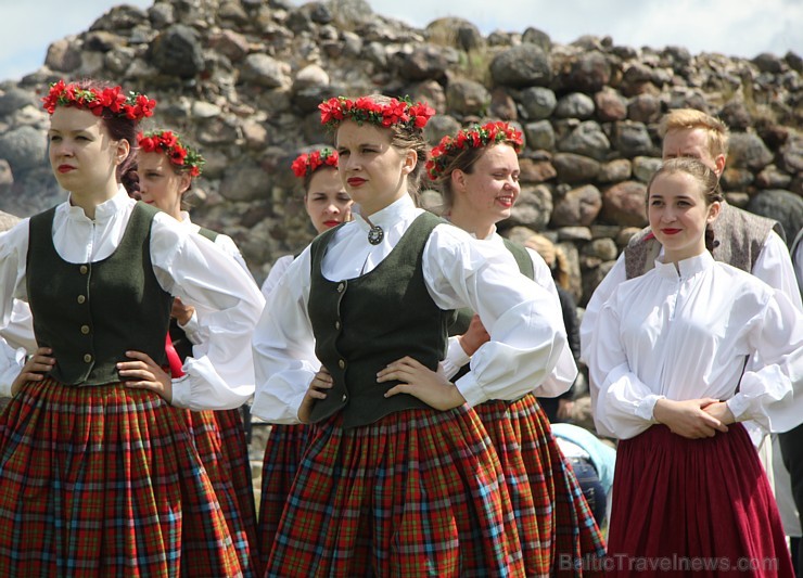 Lielais latgaļu tirgus Ludzas pilskalnā ir viens no krāšņākajiem pasākumiem Latgalē 177414