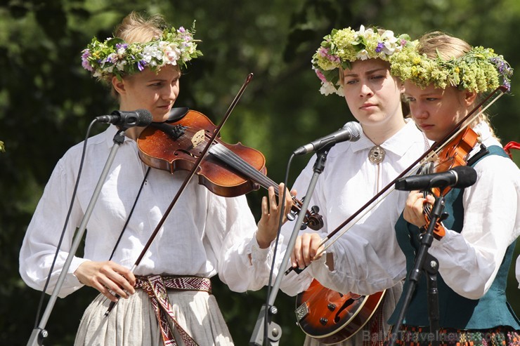 Jāņus ieskandina Grīziņkalna parkā 177462