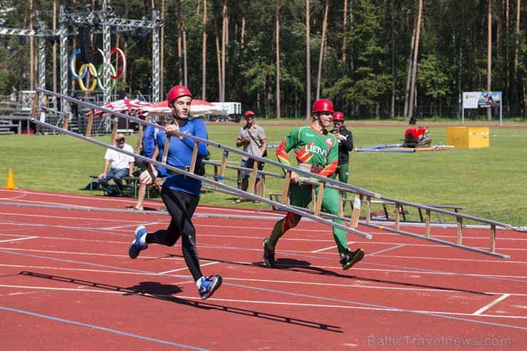Latvijas čempionāts ugunsdzēsības sportā pulcē labākos pašmāju un ārzemju sporistus 178011