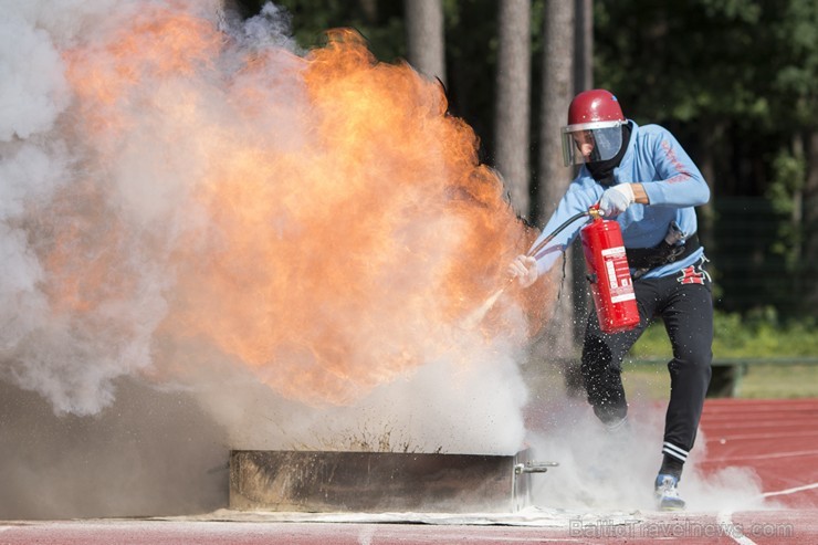 Latvijas čempionāts ugunsdzēsības sportā pulcē labākos pašmāju un ārzemju sportistus 178026