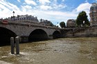 Parīzes apmeklējums ir īpašs baudījums kultūrvēstures zinātājiem. Parīze šarmē ar savu straujo dzīves ritmu ielās un populārākajās apskates vietās. Ar 10