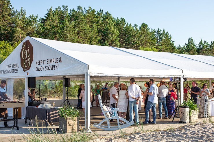 Vasaras pludmales kafejnīca «Čaika Family» apvieno visas svarīgākās komponentes kvalitatīvai atpūtai – veselīgus ēdienus, izklaides iespējas, kā arī g Vasaras pludmales kafejnīca «Čaika Family» apvieno visas svarīgākās komponentes kvalitatīvai atpūtai – veselīgus ēdienus, izklaides iespējas, kā arī g 178581