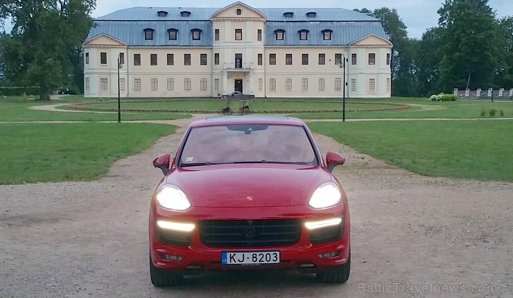 Travelnews.lv redakcija apceļo burvīgo Latgali ar jauno Porsche Cayenne GTS 179198