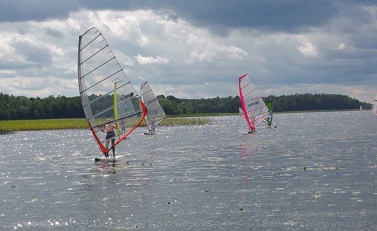 Latgales kempingā «Siveri» pulcējas sportiski Sivera ezera regates dalībnieki. Foto: Samsung Galaxy Note4 179717