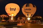 Skatītājiem festivālā bija iespēja priecāties par teju divdesmit balonu lidojumu, no kurām septiņas gaisa balonu ekipāžas bija no Lietuvas 1