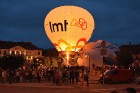 Skatītājiem festivālā bija iespēja priecāties par teju divdesmit balonu lidojumu, no kurām septiņas gaisa balonu ekipāžas bija no Lietuvas 2