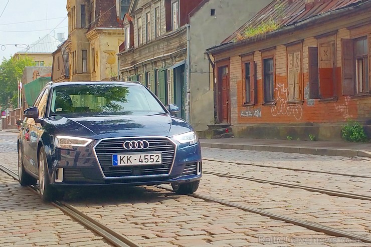 Travelnews.lv redakcija iepazīst jauno Audi A3 Sportback Rīgas ielās 180473