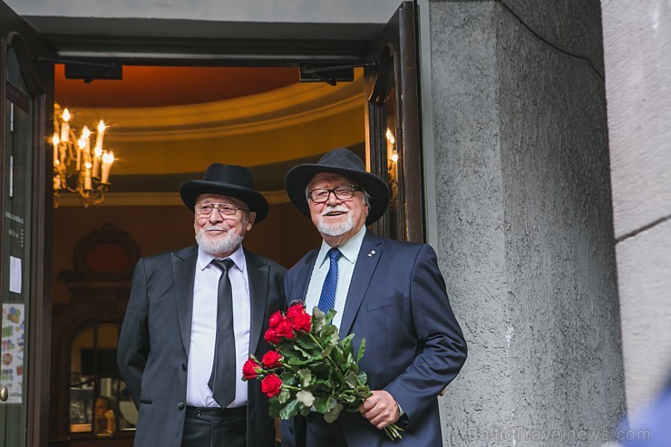 Rīgas svētku laikā trīs dienu garumā pilsētas ielās, skvēros, parkos un laukumos apmeklētāji baudīja krāšņu un daudzveidīgu vizuālo, muzikālo un arī s Rīgas svētku laikā trīs dienu garumā pilsētas ielās, skvēros, parkos un laukumos apmeklētāji baudīja krāšņu un daudzveidīgu vizuālo, muzikālo un arī s 181702