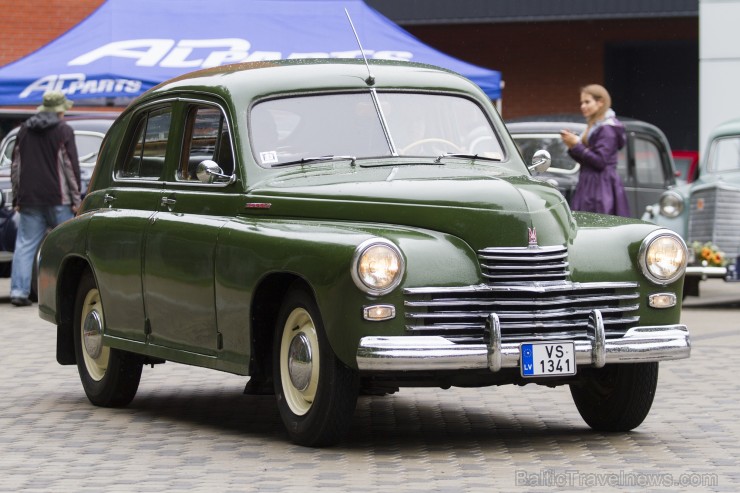 Starptautiskais seno spēkratu salidojums «Rīga Retro» pulcē retro auto cienītājus 181733