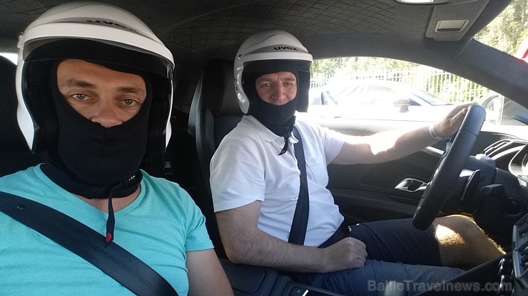 Travelnews.lv redakcija Biķernieku trasē 15.08.2016 izmēģina jaudīgos Audi R8 un RS sērijas automobiļus Travelnews.lv redakcija Biķernieku trasē 15.08.2016 izmēģina jaudīgos Audi R8 un RS sērijas automobiļus 181857
