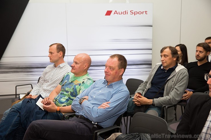 Travelnews.lv redakcija Biķernieku trasē 15.08.2016 izmēģina jaudīgos Audi R8 un RS sērijas automobiļus. Foto: Audi Sport Travelnews.lv redakcija Biķernieku trasē 15.08.2016 izmēģina jaudīgos Audi R8 un RS sērijas automobiļus. Foto: Audi Sport 181880