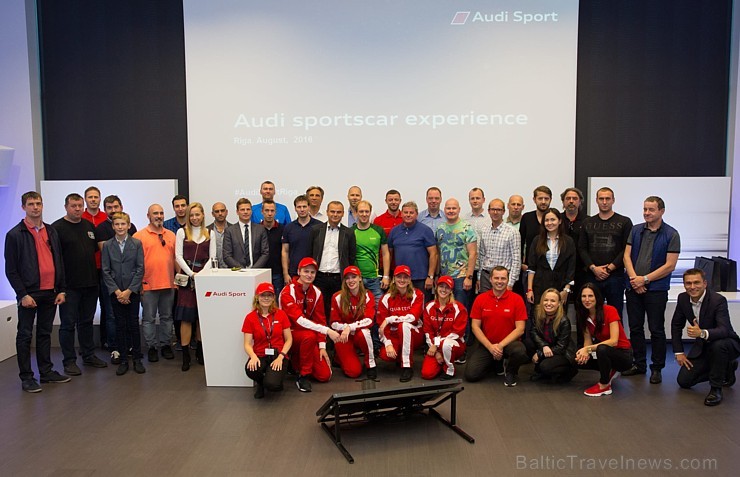 Travelnews.lv redakcija Biķernieku trasē 15.08.2016 izmēģina jaudīgos Audi R8 un RS sērijas automobiļus. Foto: Audi Sport Travelnews.lv redakcija Biķernieku trasē 15.08.2016 izmēģina jaudīgos Audi R8 un RS sērijas automobiļus. Foto: Audi Sport 181890