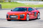 Travelnews.lv Biķernieku trasē izmēģina jaudīgos Audi R8 un RS sērijas automobiļus