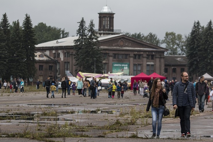 Ikgadējais aviācijas salidojums «Riga Fly-in 2016» Spilves lidlaukā pulcē aviācijas interesentus 181900