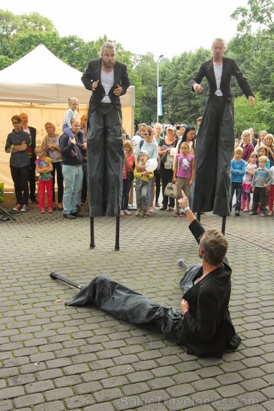 «Long Vehicle Circus» ir unikāls cirka mākslas projekts 182202