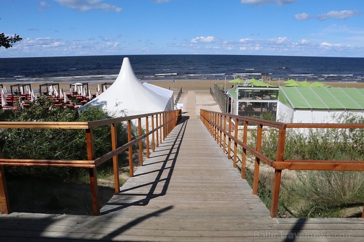 Jūrmalas piecu zvaigžņu viesnīca «Baltic Beach Hotel» aicina baudīt vasaru vairāku līmeņu terasēs 182400