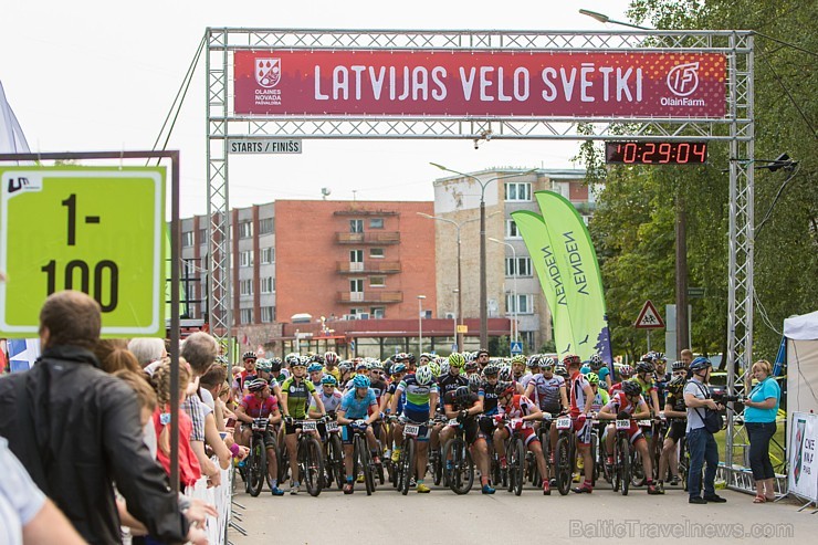 Jau otro gadu pēc kārtas Olainē norisinājās vērienīgie «Latvijas Velo svētki», kuros tika apbalvoti rezultatīvākie un atraktīvākie riteņbraukšanas pro 182445