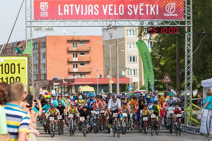 Jau otro gadu pēc kārtas Olainē norisinājās vērienīgie «Latvijas Velo svētki», kuros tika apbalvoti rezultatīvākie un atraktīvākie riteņbraukšanas pro 182461