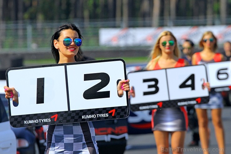 Ar spraigām cīņām trasē atzīmē Baltijas autošosejas festivāla «Riga Summer Race» 5 gadu jubileju Ar spraigām cīņām trasē atzīmē Baltijas autošosejas festivāla «Riga Summer Race» 5 gadu jubileju 182523