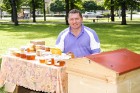 Ar medus, biškopības produktu un ķiploku tirdziņu, degustācijām, prezentācijām un konkursiem norisinājies pirmie Medus un ķiploku svētki Daugavpilī 23