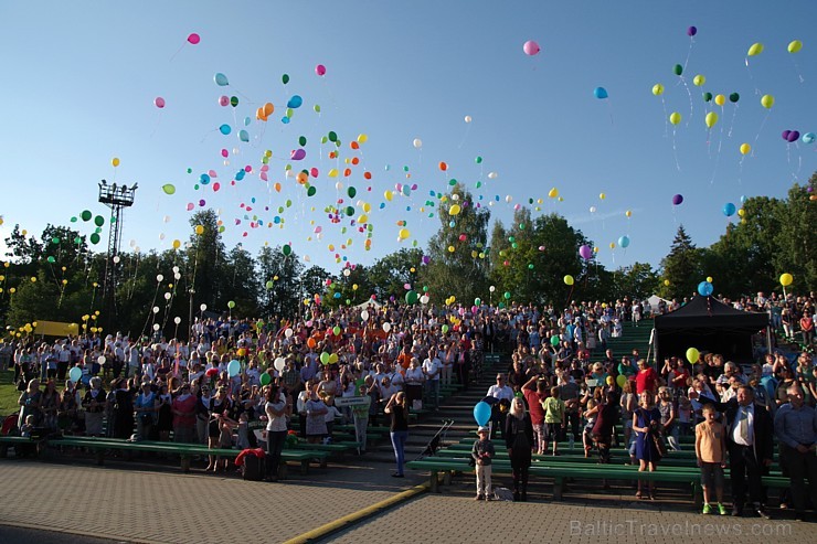 Preiļi trīs dienu garumā ar sportiskiem, kulturāliem notikumiem, košu gājienu un starptautisko leļļu festivālu svinējuši pilsētas svētkus 182613