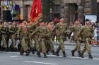Ar grandiozu militāro parādi Kijevā atzīmē Ukrainas neatkarības dienu 35