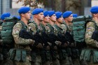 Ar grandiozu militāro parādi Kijevā atzīmē Ukrainas neatkarības dienu 38