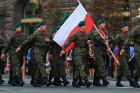 Ar grandiozu militāro parādi Kijevā atzīmē Ukrainas neatkarības dienu 41