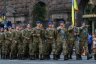 Ar grandiozu militāro parādi Kijevā atzīmē Ukrainas neatkarības dienu 42