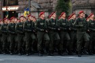 Ar grandiozu militāro parādi Kijevā atzīmē Ukrainas neatkarības dienu 56
