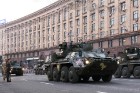 Ar grandiozu militāro parādi Kijevā atzīmē Ukrainas neatkarības dienu 74