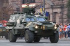 Ar grandiozu militāro parādi Kijevā atzīmē Ukrainas neatkarības dienu 77