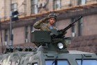 Ar grandiozu militāro parādi Kijevā atzīmē Ukrainas neatkarības dienu 78
