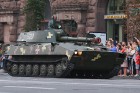 Ar grandiozu militāro parādi Kijevā atzīmē Ukrainas neatkarības dienu 83