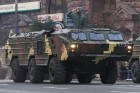 Ar grandiozu militāro parādi Kijevā atzīmē Ukrainas neatkarības dienu 93