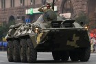 Ar grandiozu militāro parādi Kijevā atzīmē Ukrainas neatkarības dienu 100