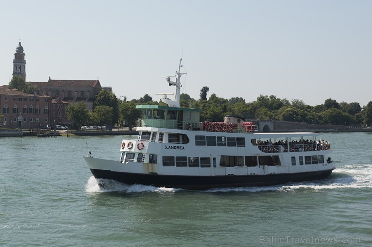 Travelnews.lv sadarbībā ar tūropeatoru Novatours vēro ūdens transporta līdzekļu dažādību Venēcijā Travelnews.lv sadarbībā ar tūropeatoru Novatours vēro ūdens transporta līdzekļu dažādību Venēcijā 182958
