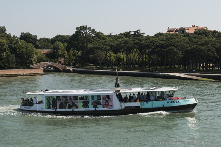Travelnews.lv sadarbībā ar tūropeatoru Novatours vēro ūdens transporta līdzekļu dažādību Venēcijā Travelnews.lv sadarbībā ar tūropeatoru Novatours vēro ūdens transporta līdzekļu dažādību Venēcijā 182968