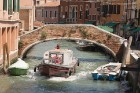 Travelnews.lv sadarbībā ar tūropeatoru Novatours vēro ūdens transporta līdzekļu dažādību Venēcijā 32