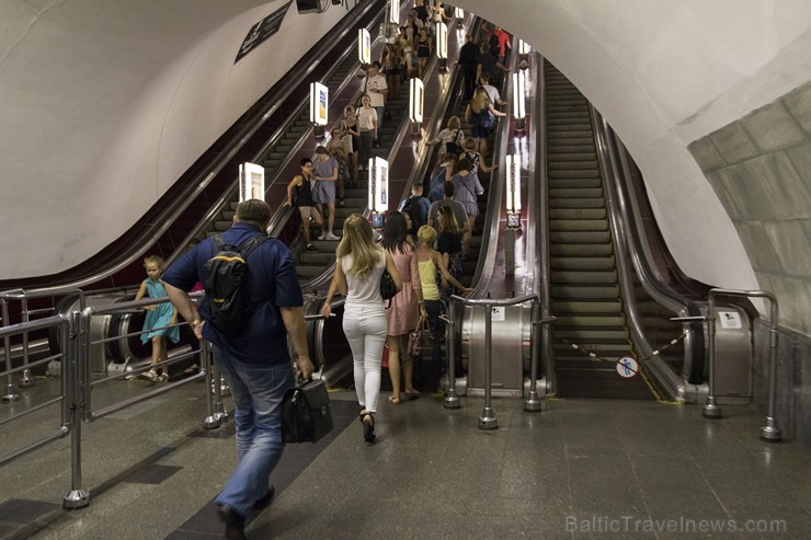 Kijevas metro sistēma ir visātrākais, ērtākais un lētākais veids, kā iepazīt Kijevu 183096